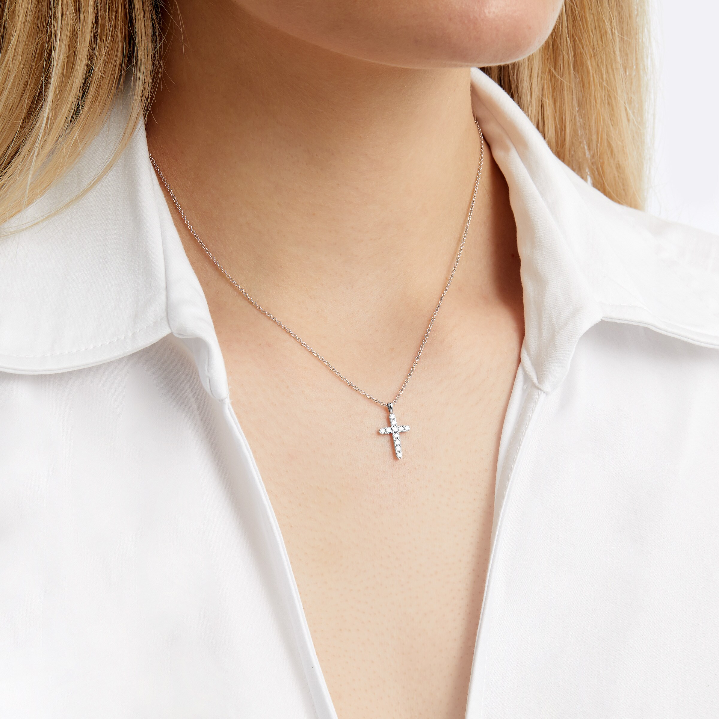 18ct White Gold 35mm Solid Cross Pendant Necklace